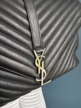 Lade das Bild in den Galerie-Viewer, YSL COLLEGE LARGE
