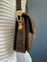 Lade das Bild in den Galerie-Viewer, LOUIS VUITTON MÉTIS
