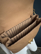 Lade das Bild in den Galerie-Viewer, LOUIS VUITTON MÉTIS EMPREINTE
