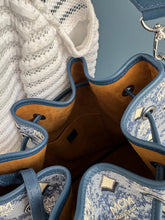 Lade das Bild in den Galerie-Viewer, MCM DESSAU BEUTEL LARGE
