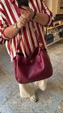 Lade das Bild in den Galerie-Viewer, PRADA VITELLO DAINO BAG
