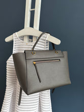 Lade das Bild in den Galerie-Viewer, CÉLINE BELT MEDIUM
