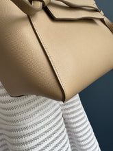 Lade das Bild in den Galerie-Viewer, CÉLINE BELT MINI
