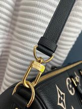 Lade das Bild in den Galerie-Viewer, LOUIS VUITTON KEEPALL 45 EMPREINTE BICOLOR
