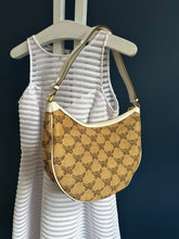 Lade das Bild in den Galerie-Viewer, MCM HIMMEL HOBO BAG
