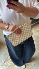 Lade das Bild in den Galerie-Viewer, LOUIS VUITTON CLUTCH
