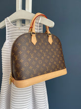 Lade das Bild in den Galerie-Viewer, LOUIS VUITTON ALMA MM
