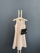 Lade das Bild in den Galerie-Viewer, CHANEL CLUTCH
