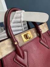 Lade das Bild in den Galerie-Viewer, LOUIS VUITTON ON MY SIDE PM
