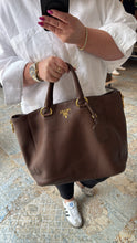 Lade das Bild in den Galerie-Viewer, PRADA VITELLO DAINO SHOPPER
