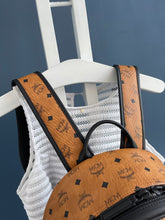 Lade das Bild in den Galerie-Viewer, MCM STARK MEGA LAUREL
