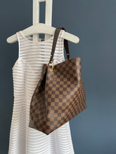 Lade das Bild in den Galerie-Viewer, LOUIS VUITTON GRACEFUL MM
