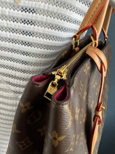 Lade das Bild in den Galerie-Viewer, LOUIS VUITTON GRAND PALAIS
