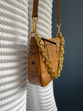 Lade das Bild in den Galerie-Viewer, MCM AREN BAG
