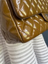 Lade das Bild in den Galerie-Viewer, CHANEL MAXI DOUBLE FLAP
