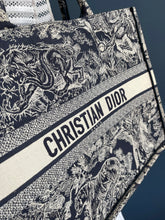 Lade das Bild in den Galerie-Viewer, DIOR BOOK TOTE LARGE
