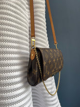 Lade das Bild in den Galerie-Viewer, LOUIS VUITTON FAVORITE PM
