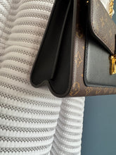 Lade das Bild in den Galerie-Viewer, LOUIS VUITTON VICTOIRE
