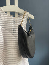 Lade das Bild in den Galerie-Viewer, LOUIS VUITTON LOOP HOBO
