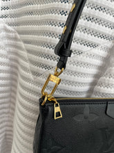 Lade das Bild in den Galerie-Viewer, LOUIS VUITTON POCHETTE
