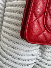 Lade das Bild in den Galerie-Viewer, CHANEL WOC
