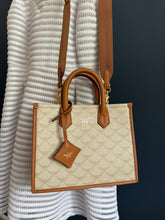 Lade das Bild in den Galerie-Viewer, MCM HIMMEL SHOPPER
