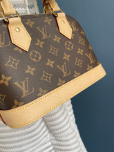 Lade das Bild in den Galerie-Viewer, LOUIS VUITTON ALMA BB
