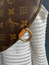 Lade das Bild in den Galerie-Viewer, LOUIS VUITTON BUMBAG
