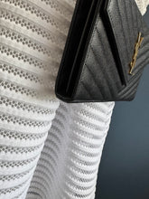 Lade das Bild in den Galerie-Viewer, YSL CASSANDRE ENVELOPE CHAIN WALLET
