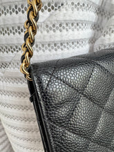 Lade das Bild in den Galerie-Viewer, CHANEL WOC
