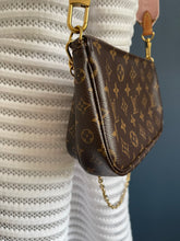 Lade das Bild in den Galerie-Viewer, LOUIS VUITTON MULTI POCHETTE
