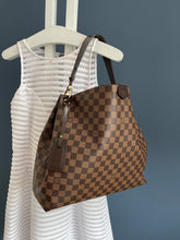 Lade das Bild in den Galerie-Viewer, LOUIS VUITTON GRACEFUL MM
