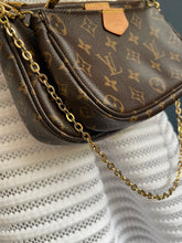 Lade das Bild in den Galerie-Viewer, LOUIS VUITTON MULTI POCHETTE
