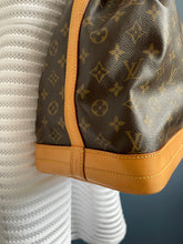 Lade das Bild in den Galerie-Viewer, LOUIS VUITTON NOÉ GRANDE
