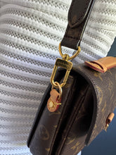 Lade das Bild in den Galerie-Viewer, LOUIS VUITTON MÉTIS
