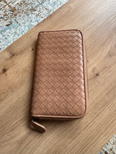 Lade das Bild in den Galerie-Viewer, BOTTEGA VENETA GELDBÖRSE
