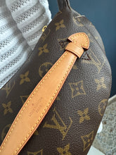 Lade das Bild in den Galerie-Viewer, LOUIS VUITTON BUMBAG
