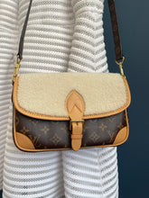 Lade das Bild in den Galerie-Viewer, LOUIS VUITTON DIANE COZYGRAM
