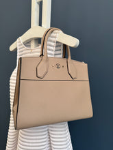 Lade das Bild in den Galerie-Viewer, LOUIS VUITTON CITY STEAMER
