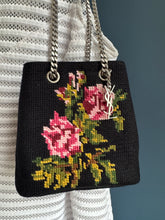 Lade das Bild in den Galerie-Viewer, YSL FLOWER BUCKET
