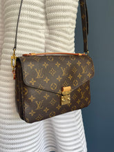Lade das Bild in den Galerie-Viewer, LOUIS VUITTON MÉTIS
