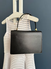 Lade das Bild in den Galerie-Viewer, LOUIS VUITTON MONCEAU
