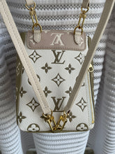 Lade das Bild in den Galerie-Viewer, LOUIS VUITTON TINY BACKPACK MINI
