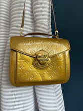 Lade das Bild in den Galerie-Viewer, LOUIS VUITTON MIRADA
