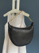 Lade das Bild in den Galerie-Viewer, LOUIS VUITTON LOOP HOBO
