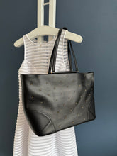 Lade das Bild in den Galerie-Viewer, MCM CLAUDIA SHOPPER
