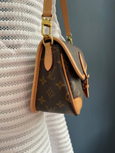 Lade das Bild in den Galerie-Viewer, LOUIS VUITTON DIANE
