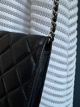 Lade das Bild in den Galerie-Viewer, CHANEL WOC
