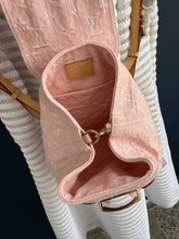 Lade das Bild in den Galerie-Viewer, LOUIS VUITTON VENICE DENIM RUCKSACK
