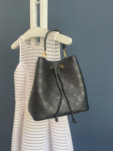 Lade das Bild in den Galerie-Viewer, LOUIS VUITTON NÉONOÉ EMPREINTE
